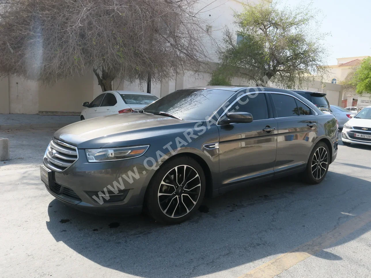 Ford  Taurus  SEL  2017  Automatic  89,000 Km  6 Cylinder  Rear Wheel Drive (RWD)  Sedan  Gray