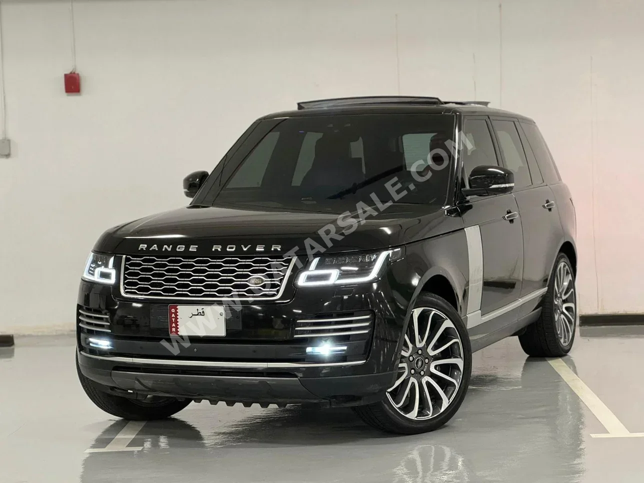 Land Rover  Range Rover  Vogue  Autobiography  2018  Automatic  88,000 Km  8 Cylinder  Four Wheel Drive (4WD)  SUV  Black