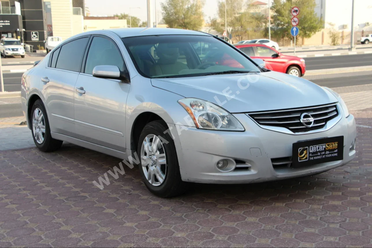 Nissan  Altima  2.5 S  2012  Automatic  206,000 Km  4 Cylinder  Front Wheel Drive (FWD)  Sedan  Silver