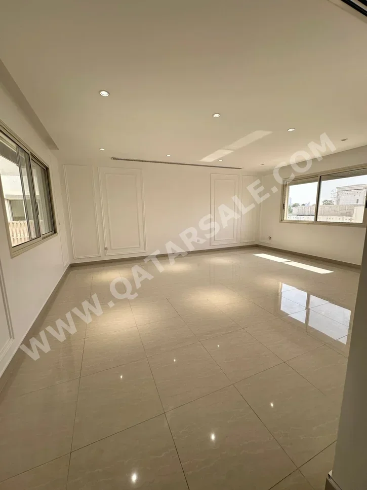 Family Residential  - Not Furnished  - Doha  - Al Markhiya  - 5 Bedrooms