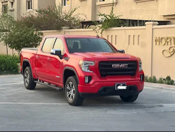 GMC  Sierra  1500  2019  Automatic  130,000 Km  8 Cylinder  Four Wheel Drive (4WD)  Pick Up  Red