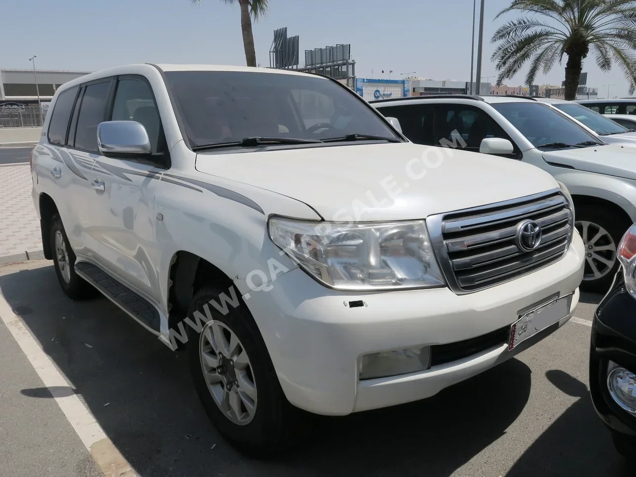 Toyota  Land Cruiser  GXR  2011  Automatic  380,000 Km  8 Cylinder  Four Wheel Drive (4WD)  SUV  White