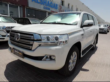 Toyota  Land Cruiser  VXR  2021  Automatic  106,000 Km  8 Cylinder  Four Wheel Drive (4WD)  SUV  White