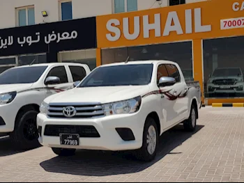 Toyota  Hilux  SR5  2022  Automatic  33,000 Km  4 Cylinder  Four Wheel Drive (4WD)  Pick Up  White  With Warranty