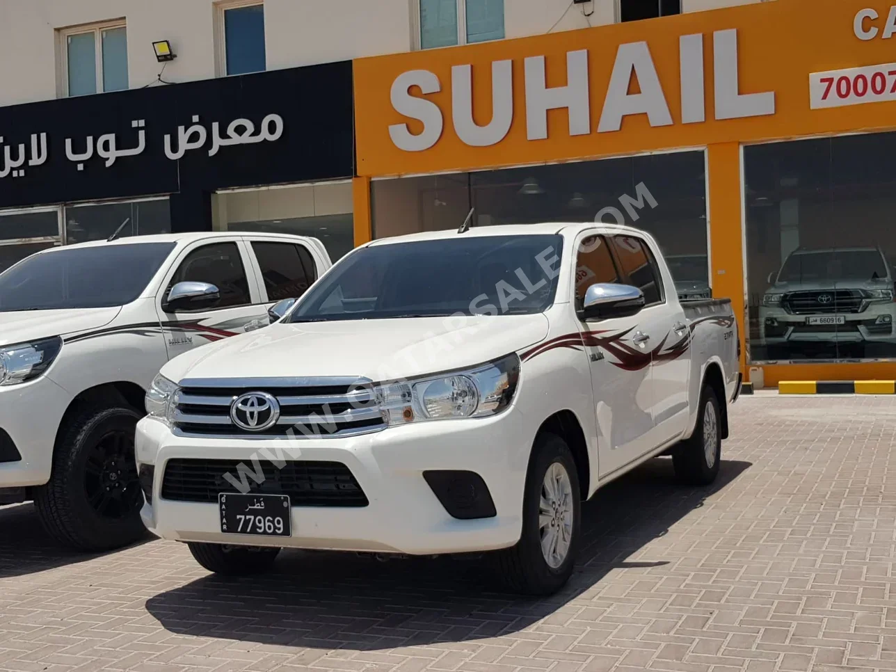 Toyota  Hilux  SR5  2022  Automatic  33,000 Km  4 Cylinder  Four Wheel Drive (4WD)  Pick Up  White  With Warranty