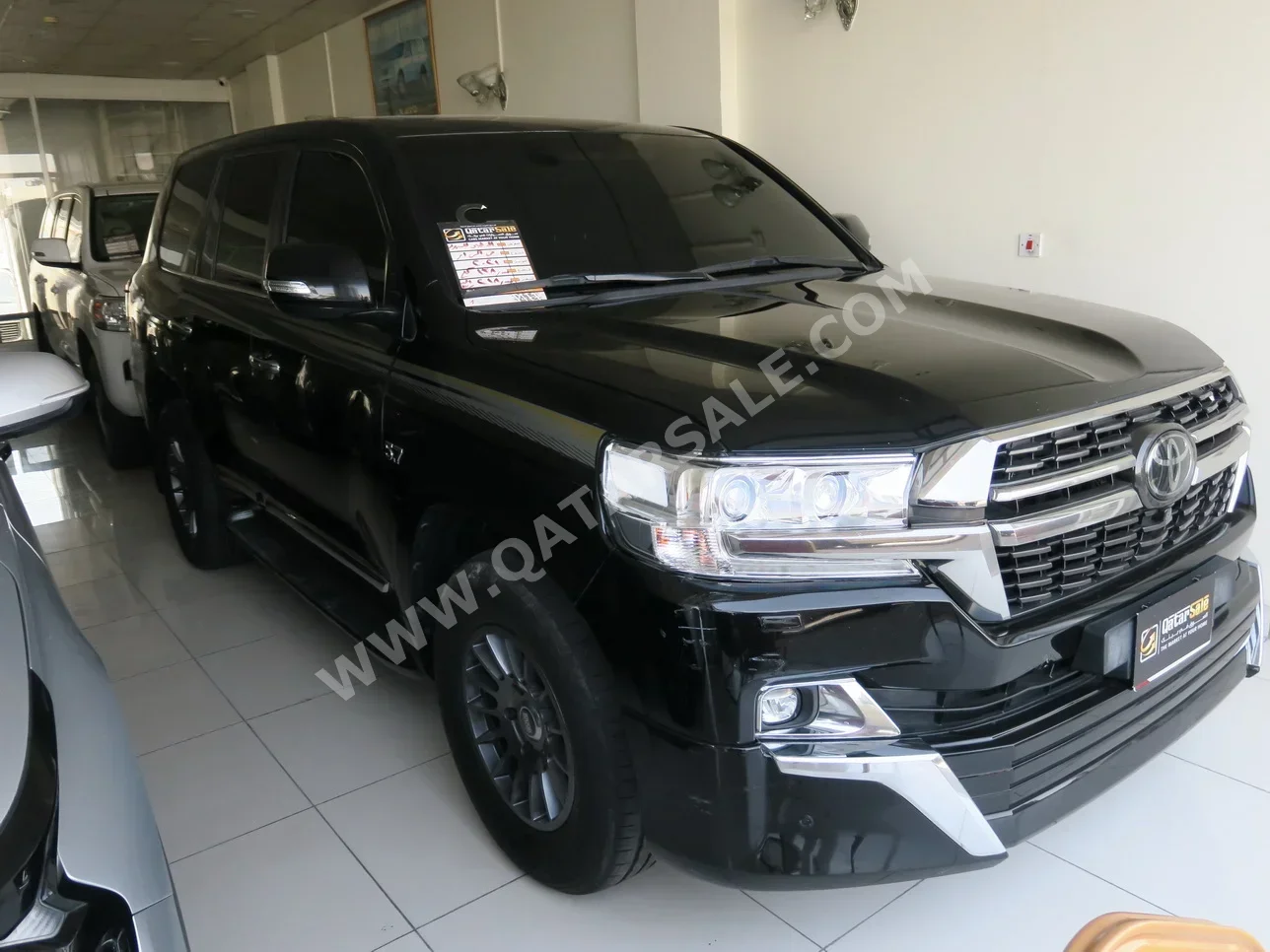  Toyota  Land Cruiser  VXR  2021  Automatic  138,000 Km  8 Cylinder  Four Wheel Drive (4WD)  SUV  Black  With Warranty