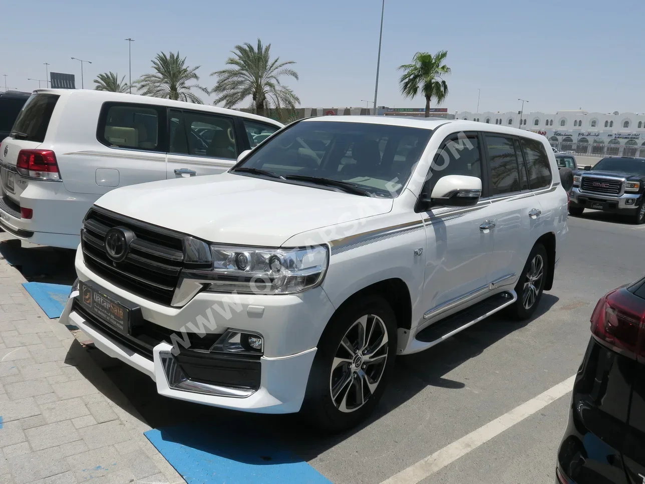 Toyota  Land Cruiser  VXR  2020  Automatic  264,000 Km  8 Cylinder  Four Wheel Drive (4WD)  SUV  White