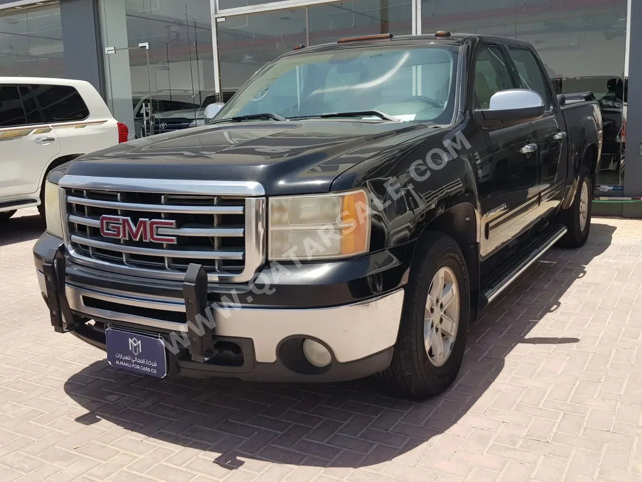 GMC  Sierra  SLE  2010  Automatic  230,000 Km  8 Cylinder  Four Wheel Drive (4WD)  Pick Up  Black