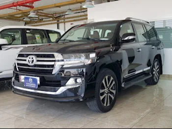 Toyota  Land Cruiser  GXR- Grand Touring  2019  Automatic  120,000 Km  8 Cylinder  Four Wheel Drive (4WD)  SUV  Black