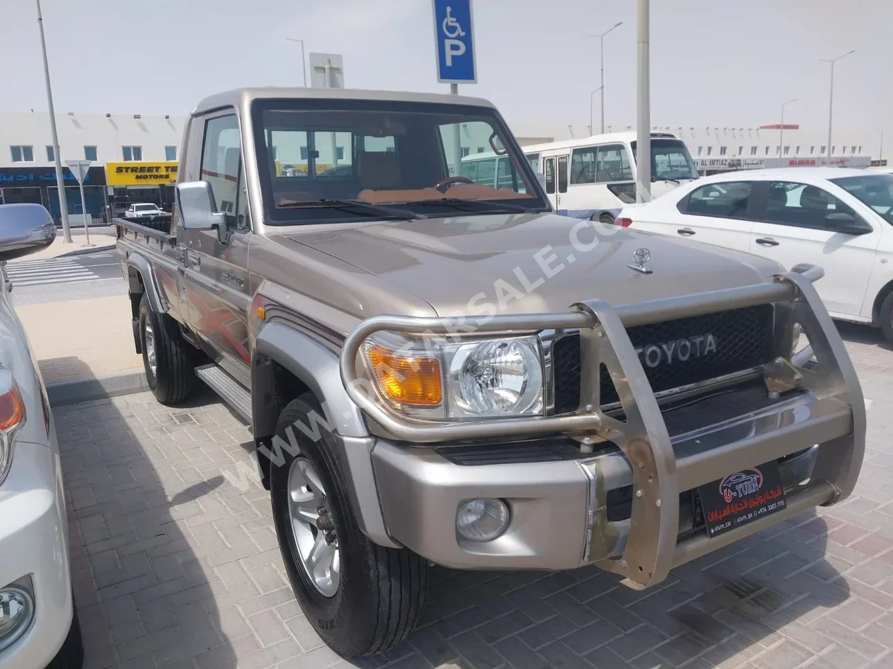 Toyota  Land Cruiser  LX  2014  Manual  235,000 Km  6 Cylinder  Four Wheel Drive (4WD)  Pick Up  Gold