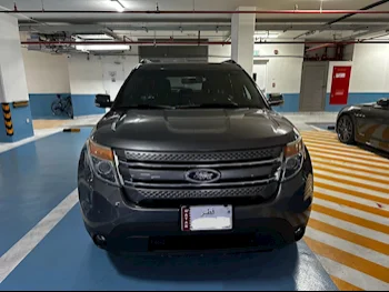 Ford  Explorer  Limited  2012  Automatic  165,000 Km  6 Cylinder  Four Wheel Drive (4WD)  SUV  Gray