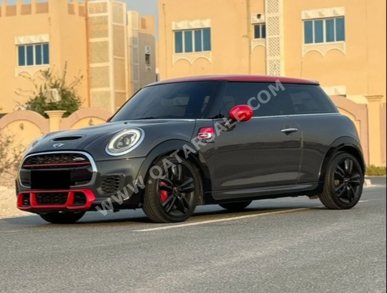 Mini  Cooper  JCW  2016  Automatic  172,000 Km  4 Cylinder  Front Wheel Drive (FWD)  Hatchback  Gray