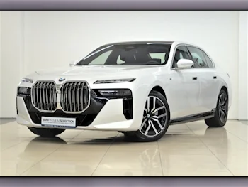 BMW  7-Series  740 i  2023  Automatic  12,350 Km  6 Cylinder  Rear Wheel Drive (RWD)  Sedan  White  With Warranty