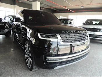 Land Rover  Range Rover  Vogue  2023  Automatic  18٬000 Km  8 Cylinder  Four Wheel Drive (4WD)  SUV  Black  With Warranty