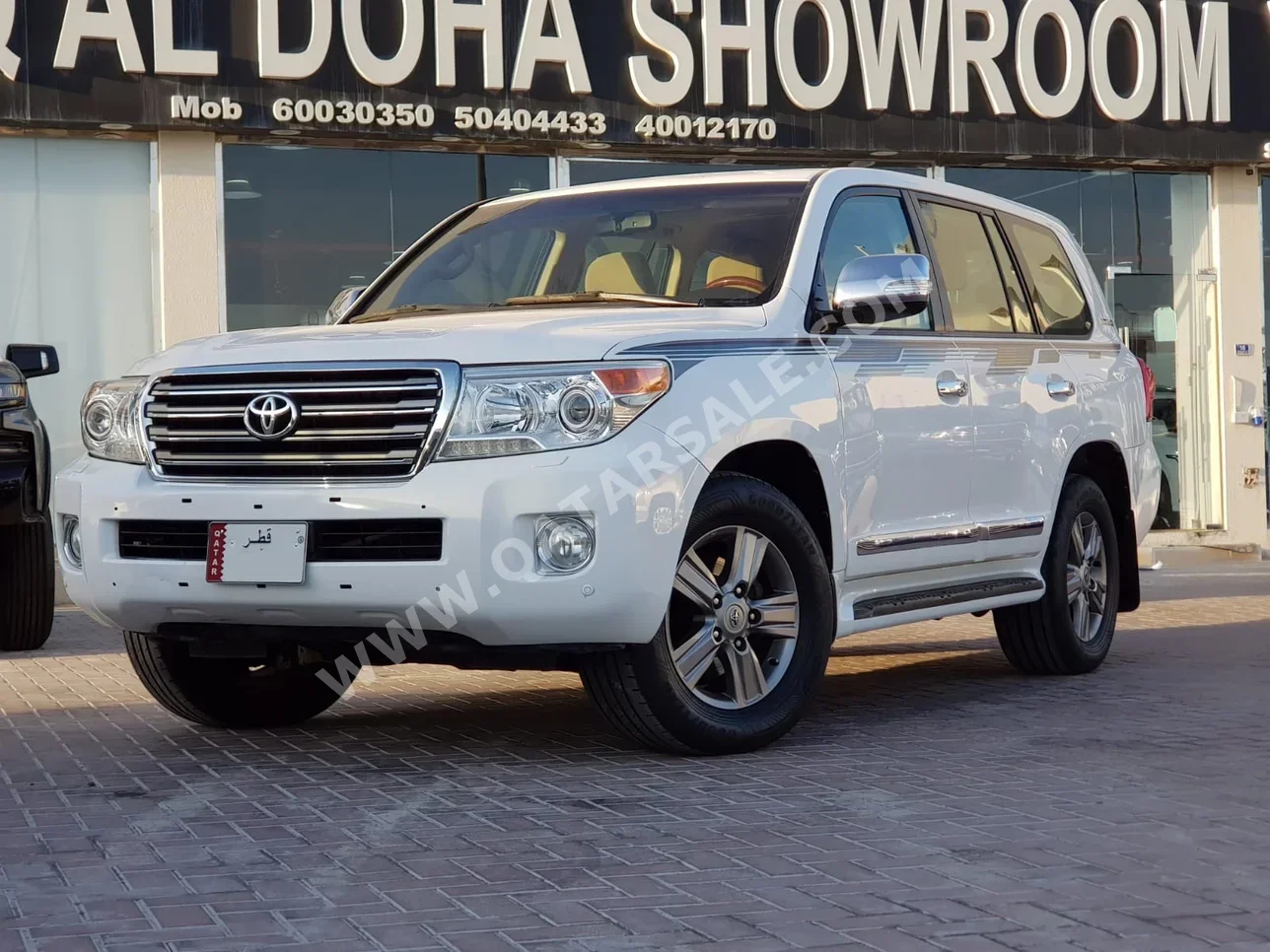 Toyota  Land Cruiser  GXR  2015  Automatic  248,000 Km  8 Cylinder  Four Wheel Drive (4WD)  SUV  White