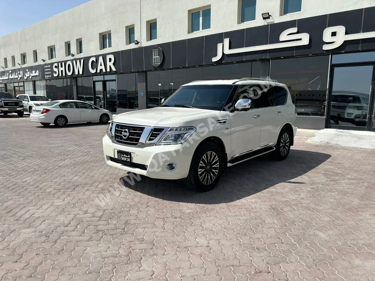 Nissan  Patrol  Platinum  2016  Automatic  193,000 Km  8 Cylinder  Four Wheel Drive (4WD)  SUV  White