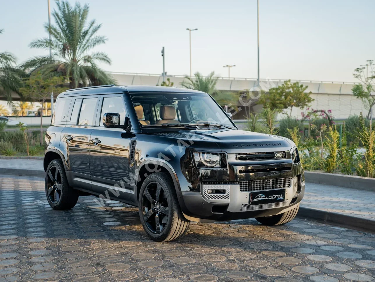 Land Rover  Defender  110 HSE  2024  Automatic  2,800 Km  6 Cylinder  Four Wheel Drive (4WD)  SUV  Black  With Warranty