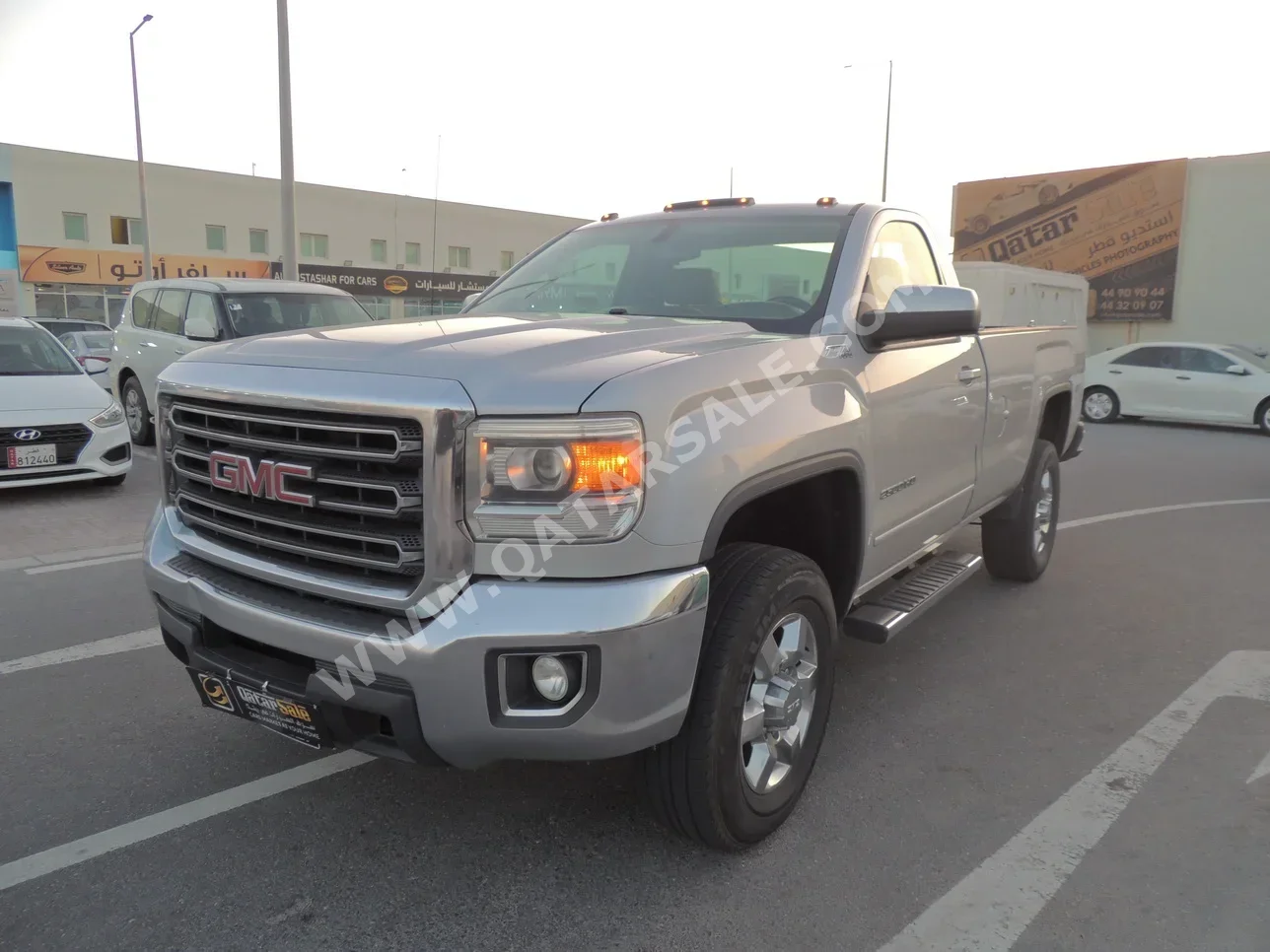 GMC  Sierra  2500 HD  2015  Automatic  116,000 Km  8 Cylinder  Four Wheel Drive (4WD)  Pick Up  Silver