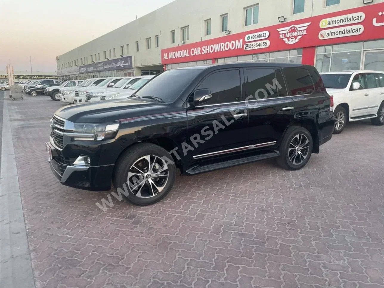 Toyota  Land Cruiser  GXR  2021  Automatic  119,000 Km  8 Cylinder  Four Wheel Drive (4WD)  SUV  Black