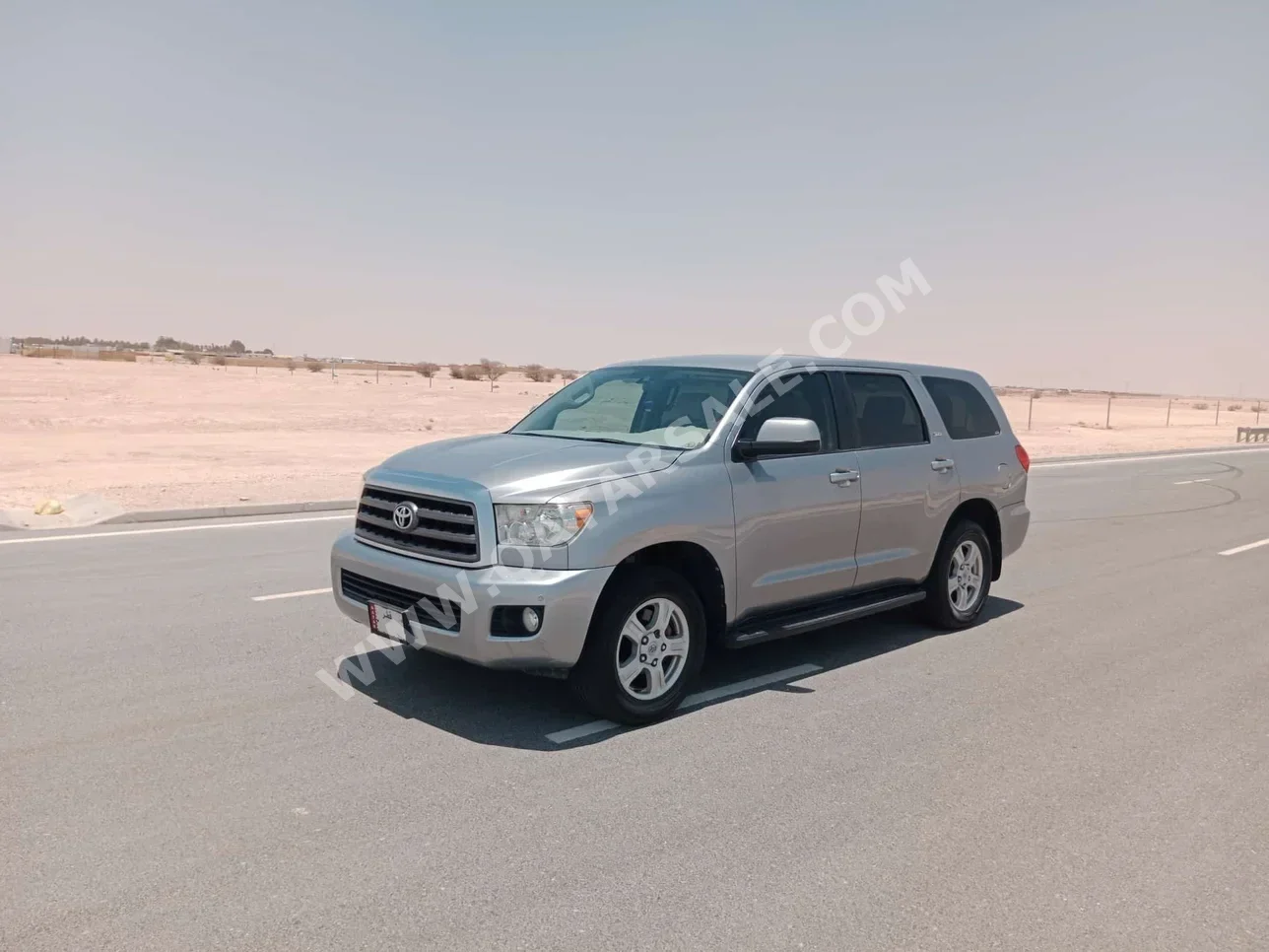 Toyota  Sequoia  2013  Automatic  243,000 Km  8 Cylinder  Four Wheel Drive (4WD)  SUV  Silver