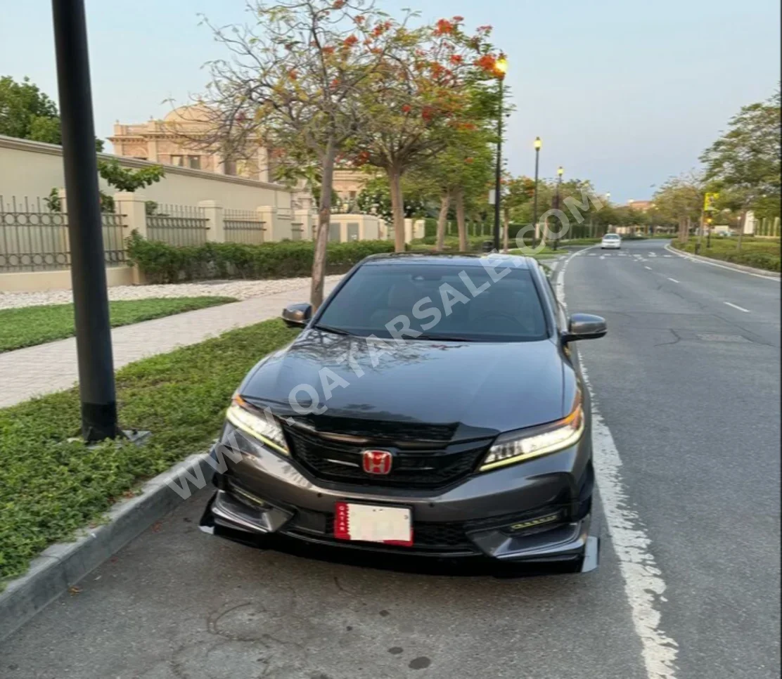 Honda  Accord  Coupe  2017  Automatic  51,000 Km  6 Cylinder  Front Wheel Drive (FWD)  Coupe / Sport  Dark Gray