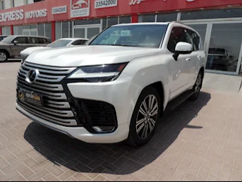 Lexus  LX  600 Luxury  2023  Automatic  45,000 Km  6 Cylinder  Four Wheel Drive (4WD)  SUV  White  With Warranty