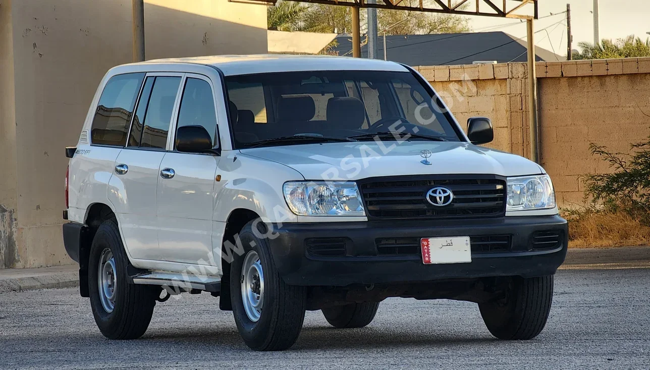 Toyota  Land Cruiser  G  2007  Manual  263,000 Km  6 Cylinder  Four Wheel Drive (4WD)  SUV  White