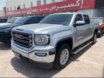 GMC  Sierra  2018  Automatic  188,000 Km  8 Cylinder  Four Wheel Drive (4WD)  Pick Up  Silver