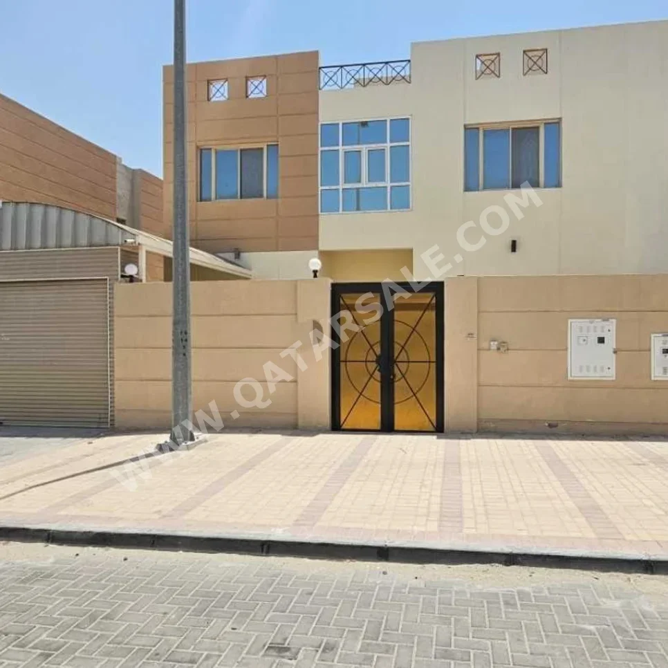 Family Residential  - Not Furnished  - Al Daayen  - Al Khisah  - 5 Bedrooms