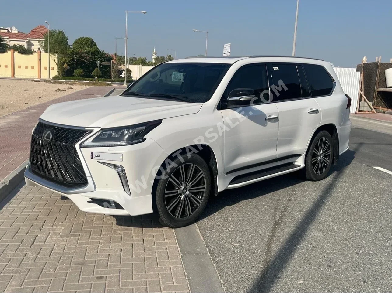 Lexus  LX  570 S  2017  Automatic  160,000 Km  8 Cylinder  Four Wheel Drive (4WD)  SUV  White