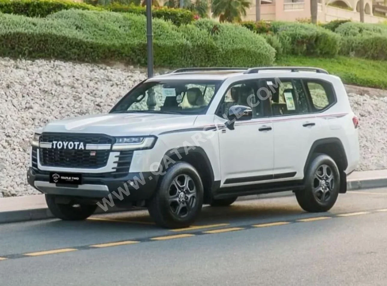 Toyota  Land Cruiser  GR Sport Twin Turbo  2023  Automatic  0 Km  6 Cylinder  Four Wheel Drive (4WD)  SUV  White  With Warranty