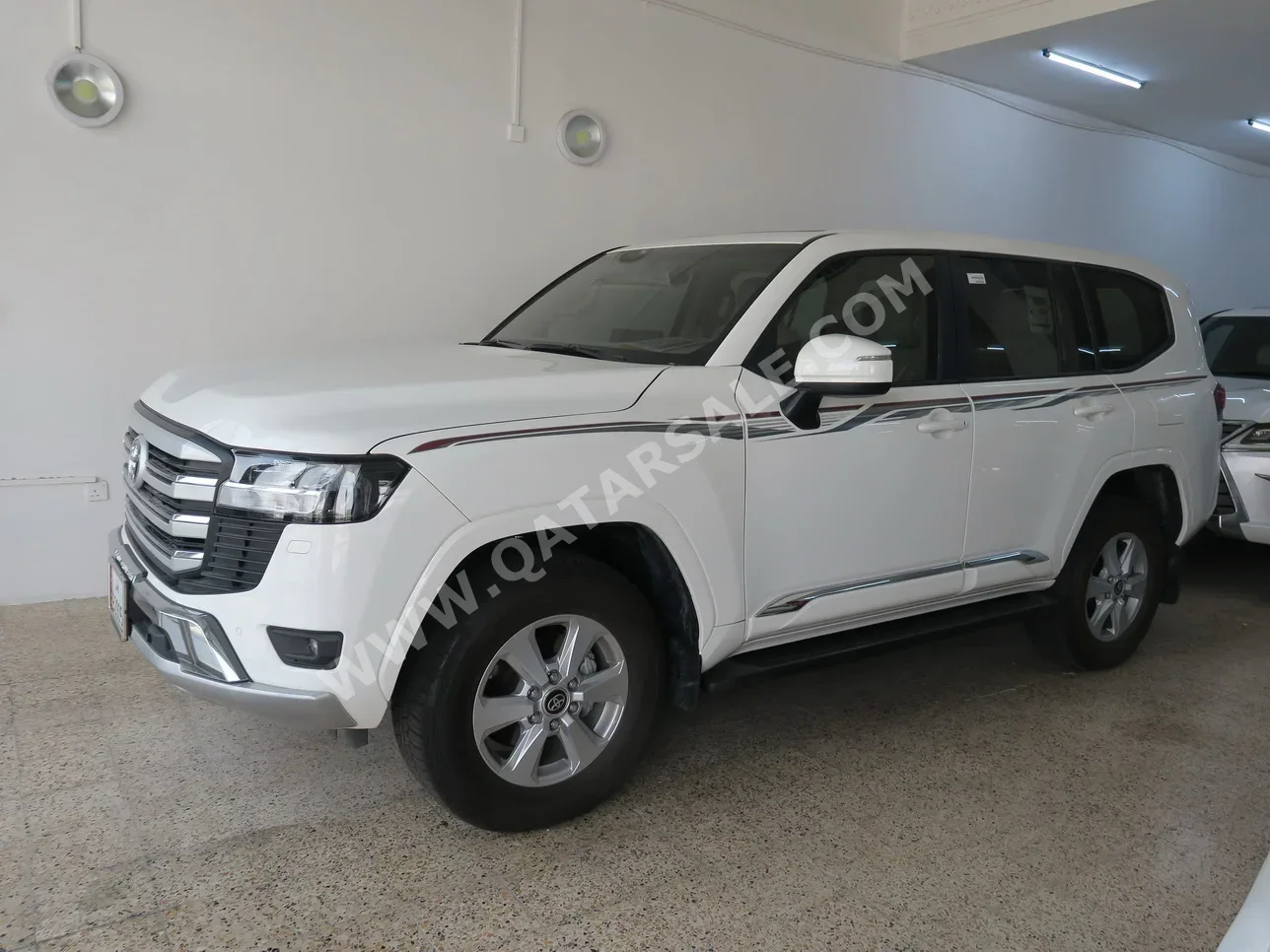 Toyota  Land Cruiser  GXR  2024  Automatic  4,000 Km  6 Cylinder  Four Wheel Drive (4WD)  SUV  White  With Warranty