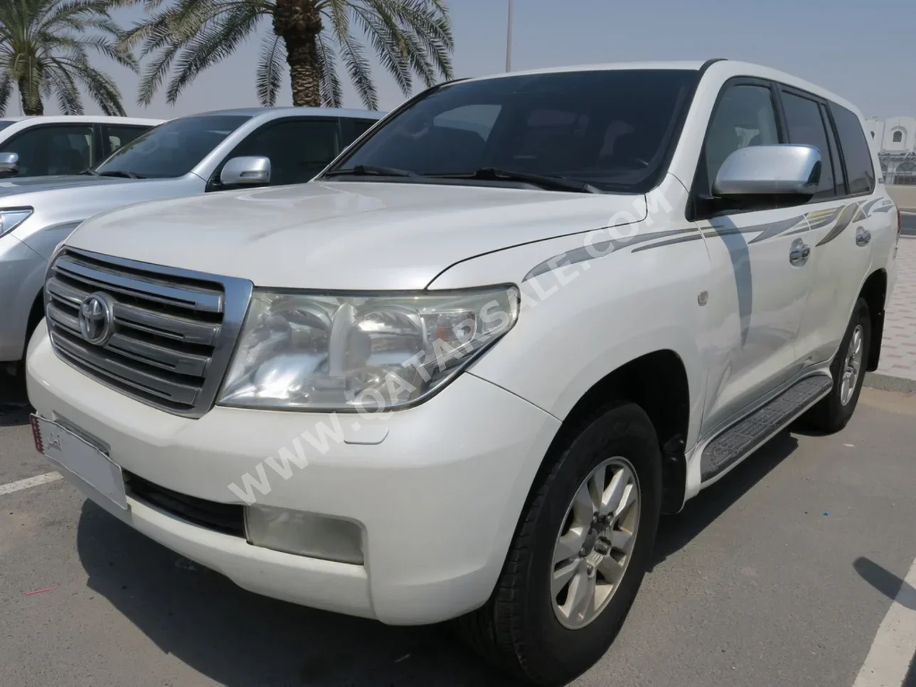 Toyota  Land Cruiser  GXR  2011  Automatic  380,000 Km  8 Cylinder  Four Wheel Drive (4WD)  SUV  White