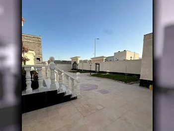 Family Residential  - Not Furnished  - Doha  - Al Duhail  - 4 Bedrooms