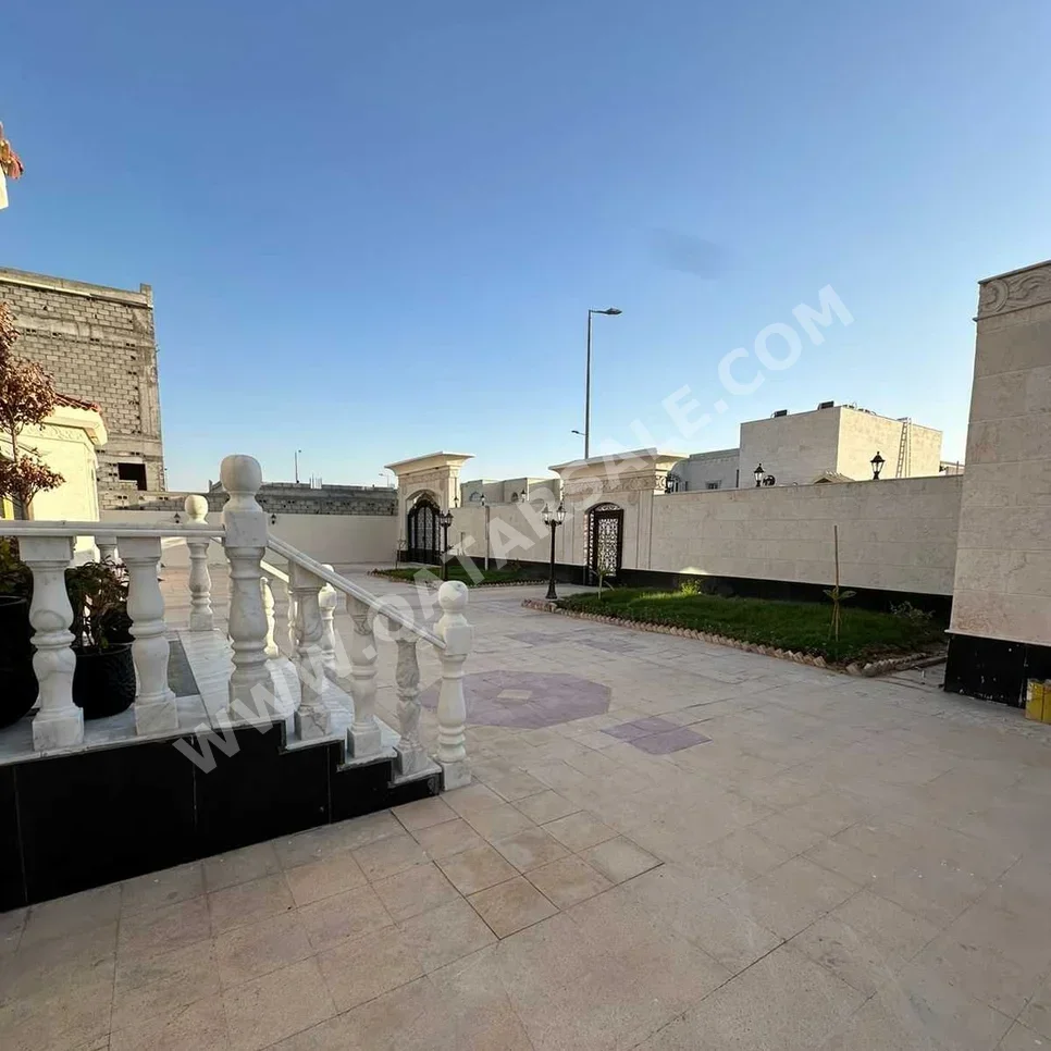 Family Residential  - Not Furnished  - Doha  - Al Duhail  - 4 Bedrooms