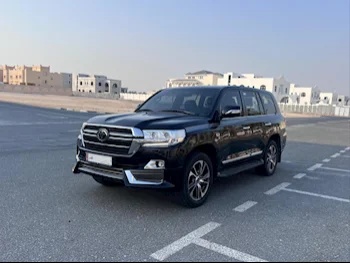Toyota  Land Cruiser  VXR- Grand Touring S  2019  Automatic  136,000 Km  8 Cylinder  Four Wheel Drive (4WD)  SUV  Black