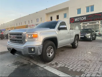 GMC  Sierra  1500  2015  Automatic  215,000 Km  8 Cylinder  Four Wheel Drive (4WD)  Pick Up  Silver