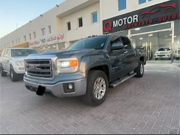 GMC  Sierra  2014  Automatic  265,000 Km  8 Cylinder  Four Wheel Drive (4WD)  Pick Up  Gray