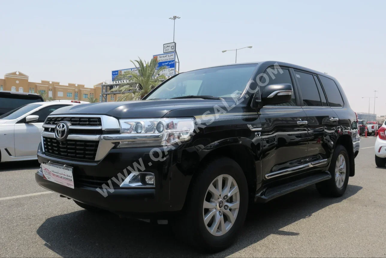 Toyota  Land Cruiser  VXR  2021  Automatic  108,000 Km  8 Cylinder  Four Wheel Drive (4WD)  SUV  Black