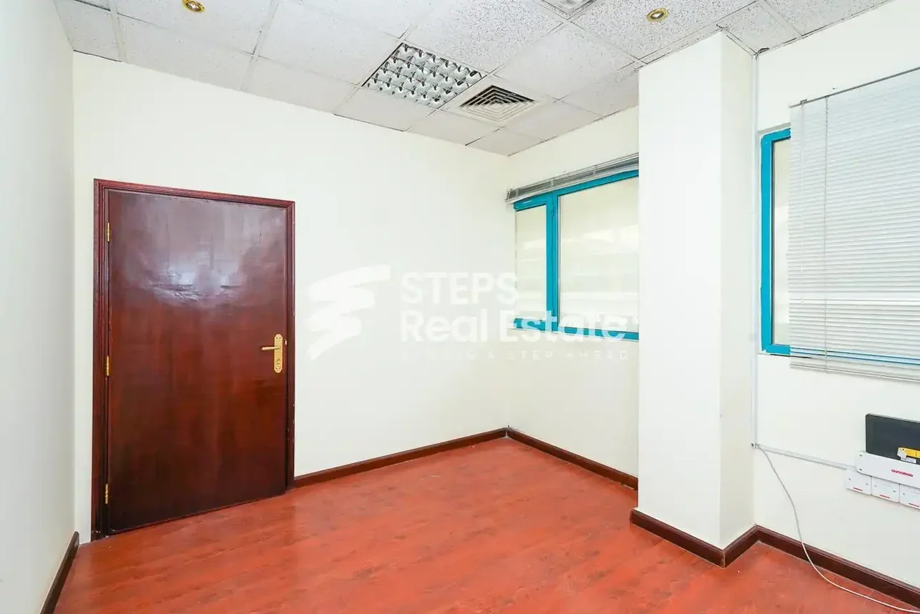 Commercial Offices - Not Furnished  - Doha  - Mushaireb