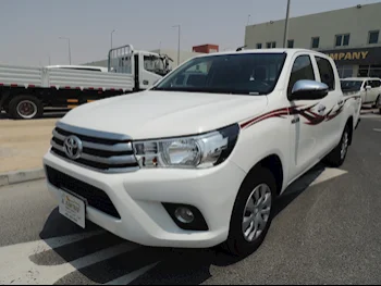 Toyota  Hilux  2022  Automatic  77,000 Km  4 Cylinder  Four Wheel Drive (4WD)  Pick Up  White