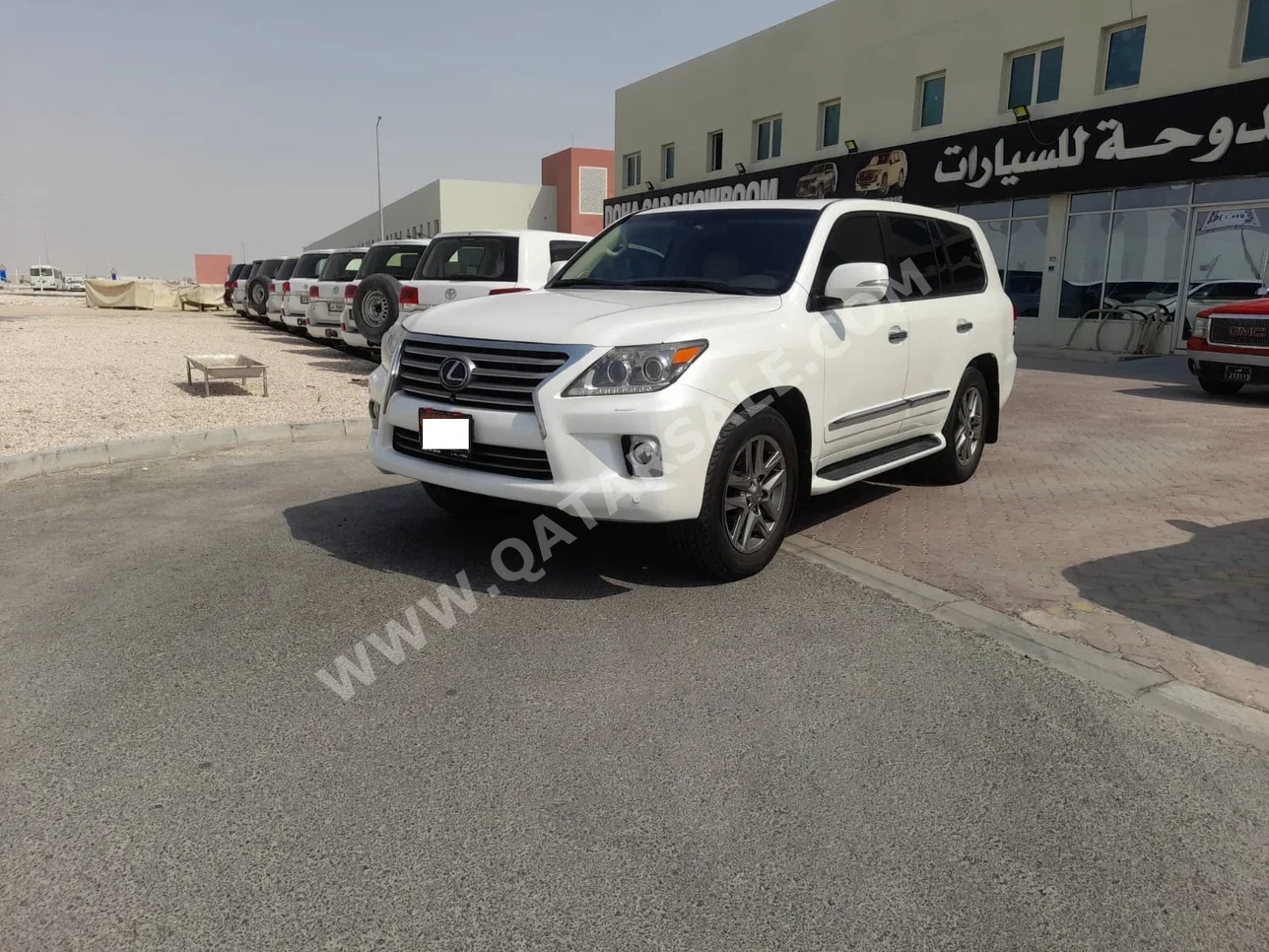 Lexus  LX  570  2012  Automatic  414,000 Km  8 Cylinder  Four Wheel Drive (4WD)  SUV  White