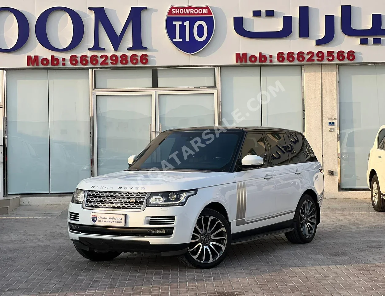 Land Rover  Range Rover  Vogue SE  2015  Automatic  122,000 Km  8 Cylinder  Four Wheel Drive (4WD)  SUV  White