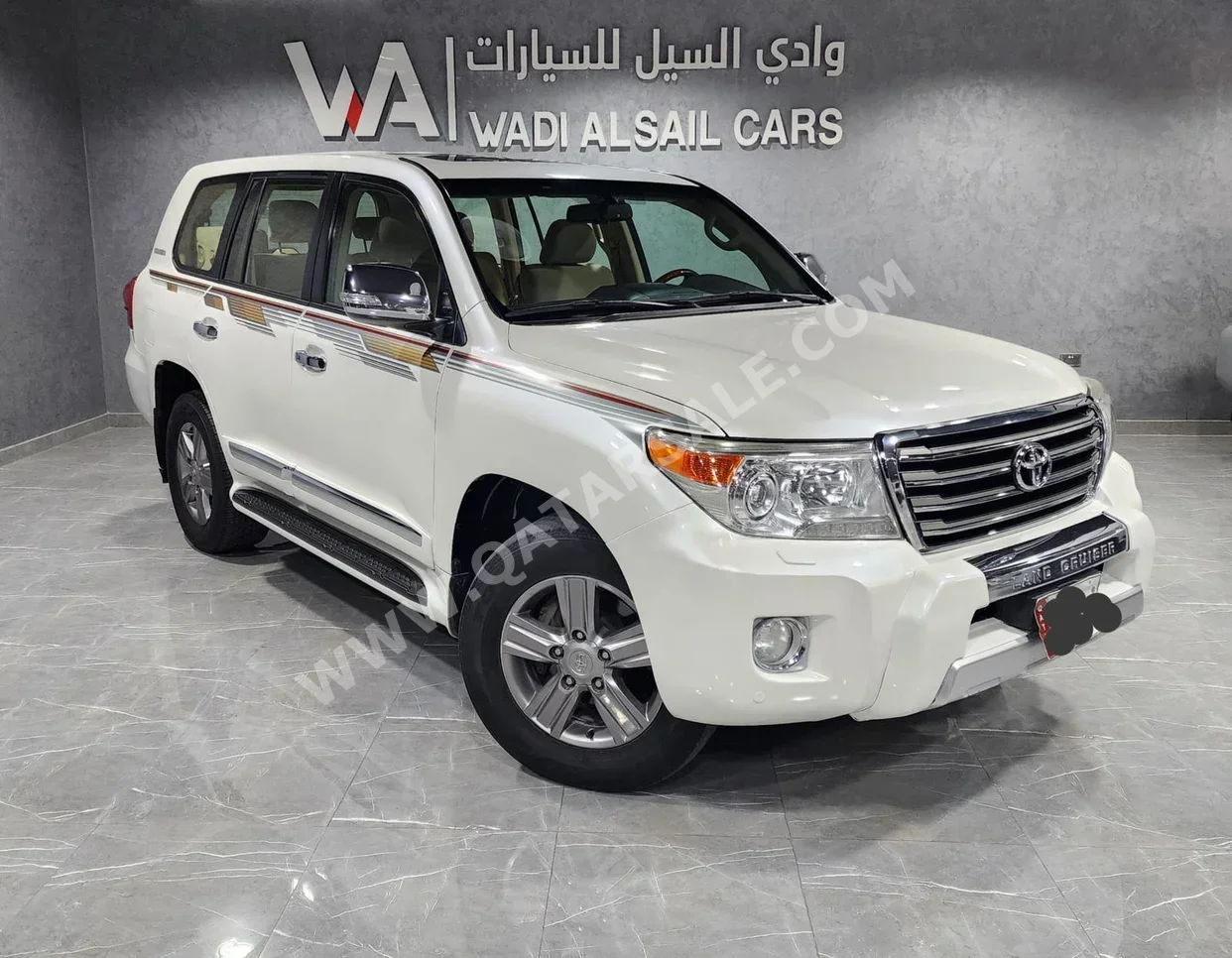 Toyota  Land Cruiser  GXR  2015  Automatic  215,000 Km  8 Cylinder  Four Wheel Drive (4WD)  SUV  White