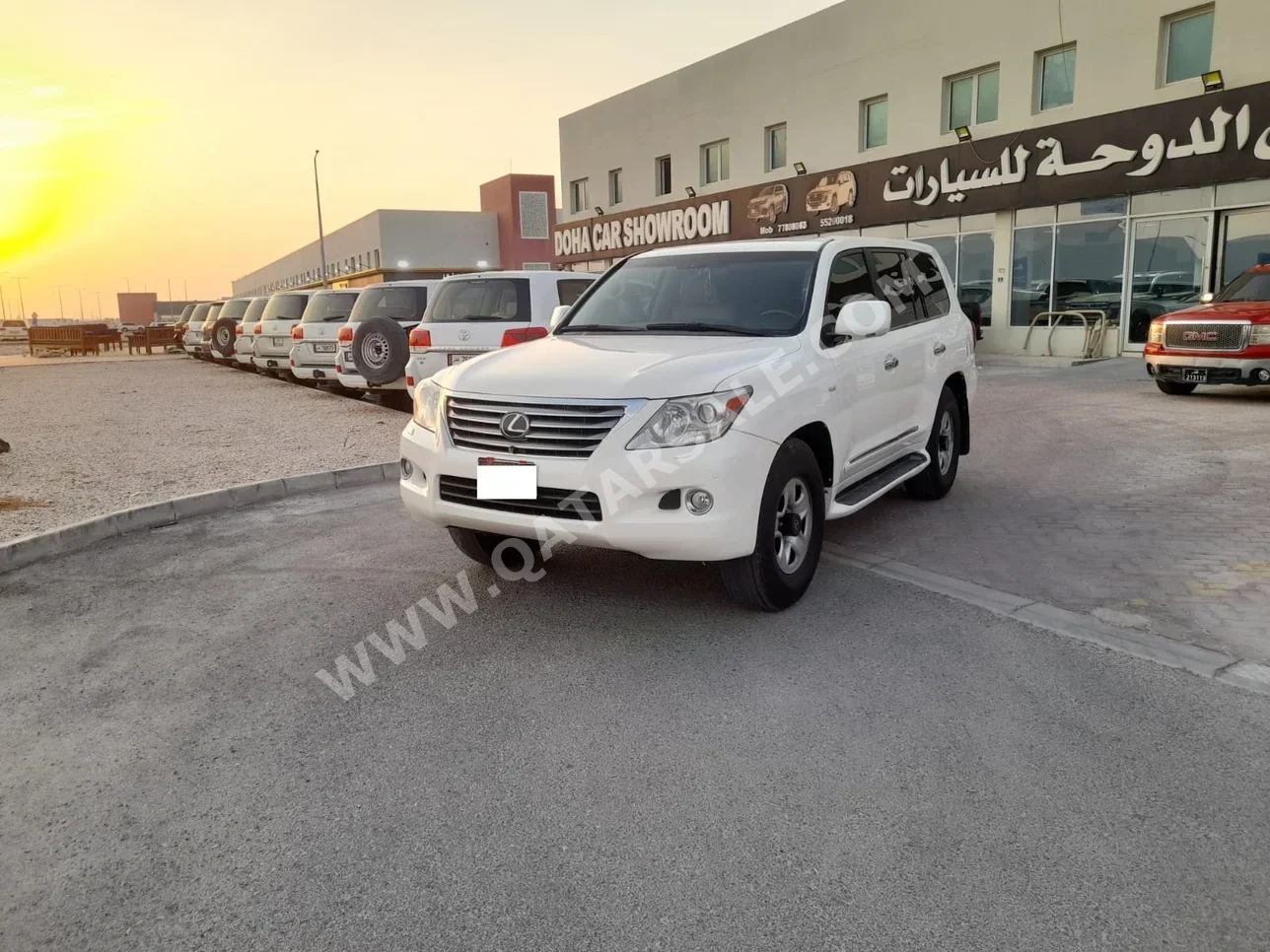 Lexus  LX  570  2008  Automatic  471,000 Km  8 Cylinder  Four Wheel Drive (4WD)  SUV  White