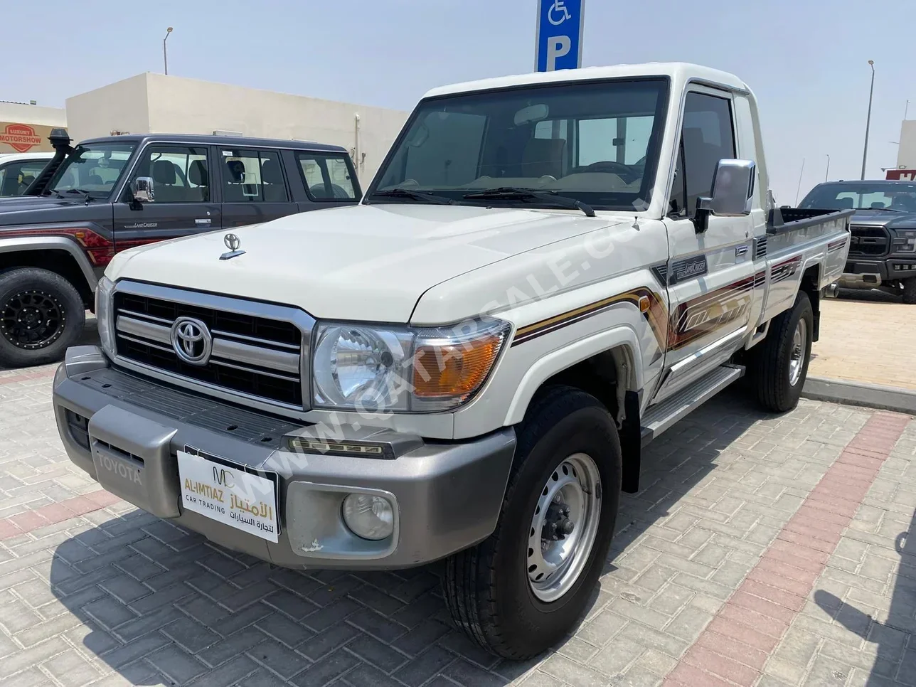 Toyota  Land Cruiser  LX  2021  Manual  133,000 Km  6 Cylinder  Four Wheel Drive (4WD)  Pick Up  White