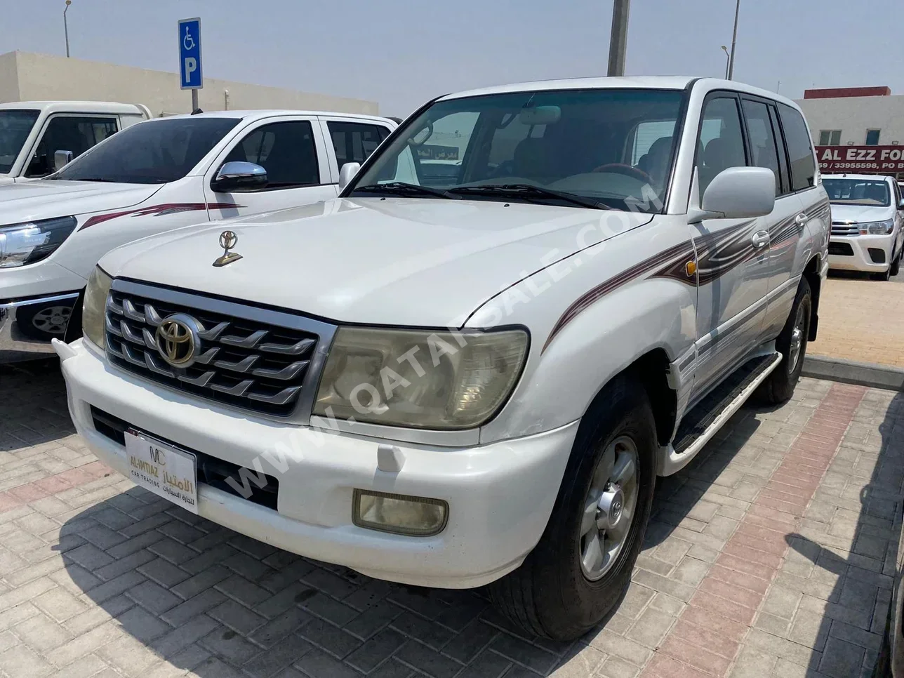 Toyota  Land Cruiser  VXR  2007  Automatic  584,000 Km  8 Cylinder  Four Wheel Drive (4WD)  SUV  White