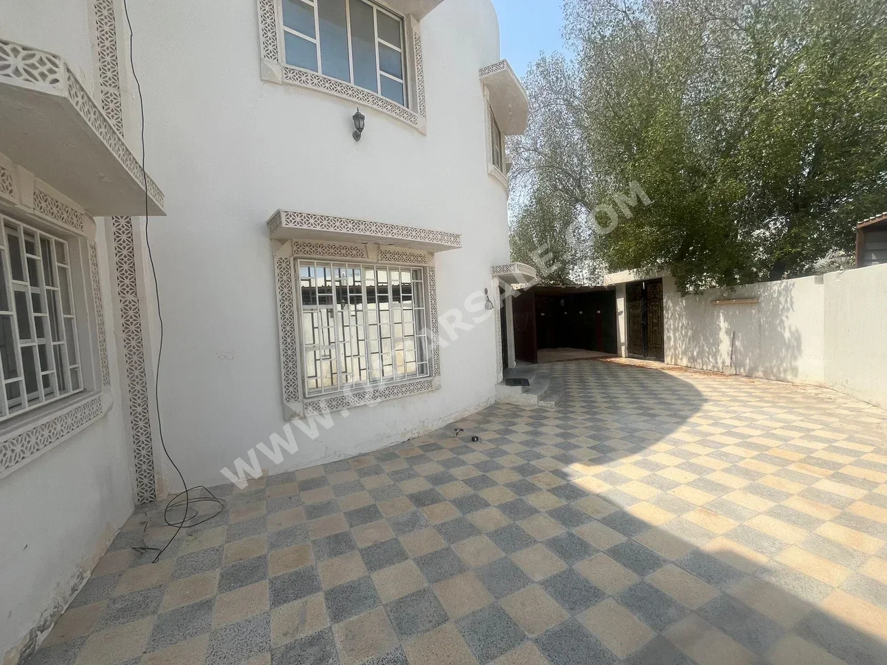 Family Residential  - Not Furnished  - Al Rayyan  - Al Gharrafa  - 5 Bedrooms