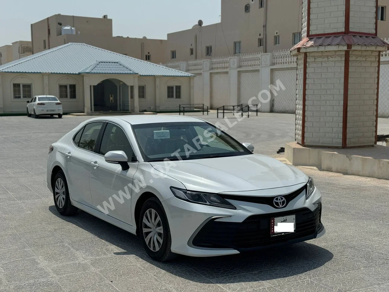 Toyota  Camry  Sedan  White  2024