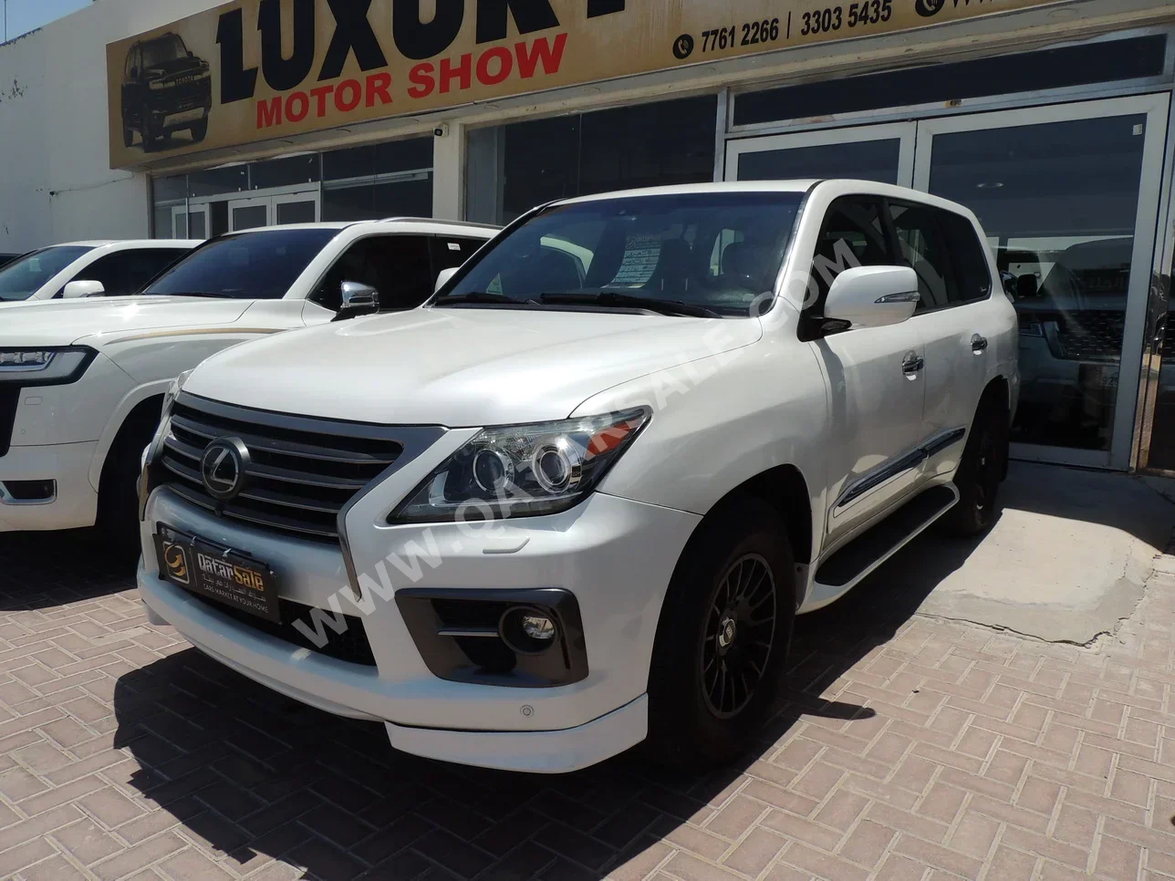 Lexus  LX  570 S  2014  Automatic  220,000 Km  8 Cylinder  Four Wheel Drive (4WD)  SUV  White